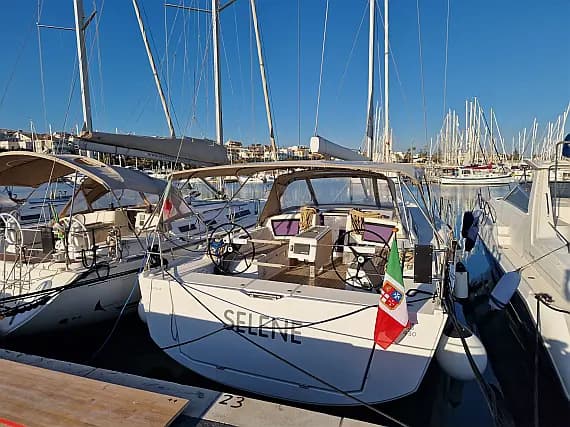 Dufour 430 in Sicily / Ragusa / Marina di Ragusa - Photo 1