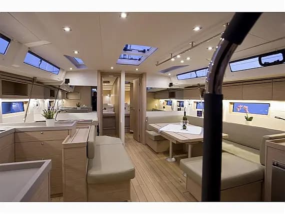 Oceanis 51.1 in Athens / Alimos Marina - Photo 3