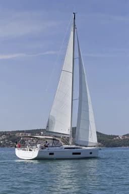 Oceanis 51.1 in Athens / Alimos Marina thumbnail 7