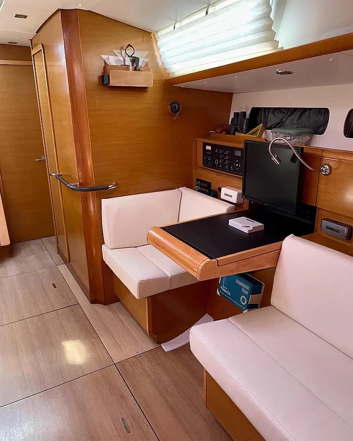 Sun Odyssey 439 in Salerno / Marina d'Arechi - Photo 5