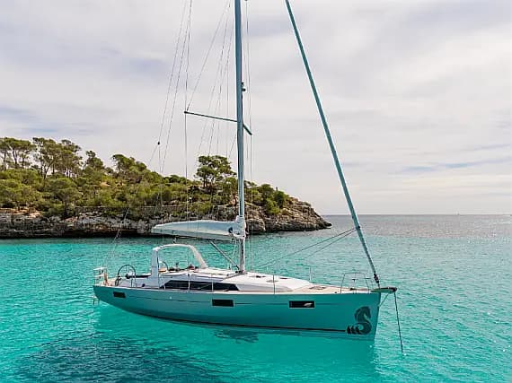 Oceanis 41.1 in Athens / Alimos Marina - Photo 1