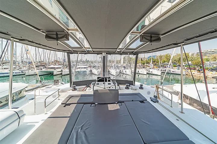 Lagoon 50 in Athens / Alimos Marina - Photo 2