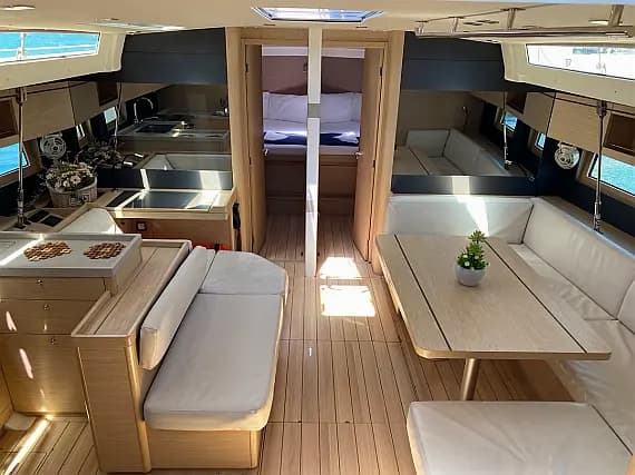 Oceanis 51.1 in Salerno / Marina d'Arechi - Photo 3