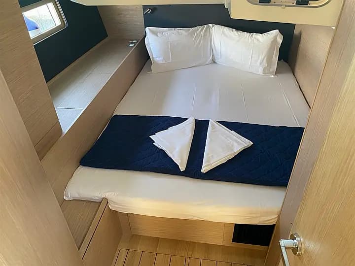 Oceanis 51.1 in Salerno / Marina d'Arechi - Photo 5