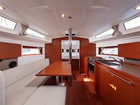 Oceanis 38.1 in Split / ACI Marina Split - Photo 3