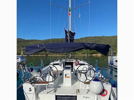 Oceanis 34.1 in Salerno / Marina d'Arechi - image 1