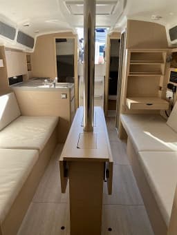Oceanis 34.1 in Salerno / Marina d'Arechi thumbnail 12