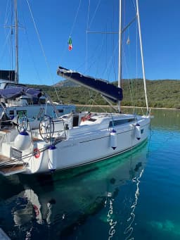 Oceanis 34.1 in Salerno / Marina d'Arechi thumbnail 5