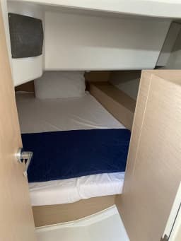 Oceanis 34.1 in Salerno / Marina d'Arechi thumbnail 8