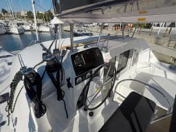 Lagoon 380 in Šibenik / D-Marin Marina Mandalina thumbnail 18