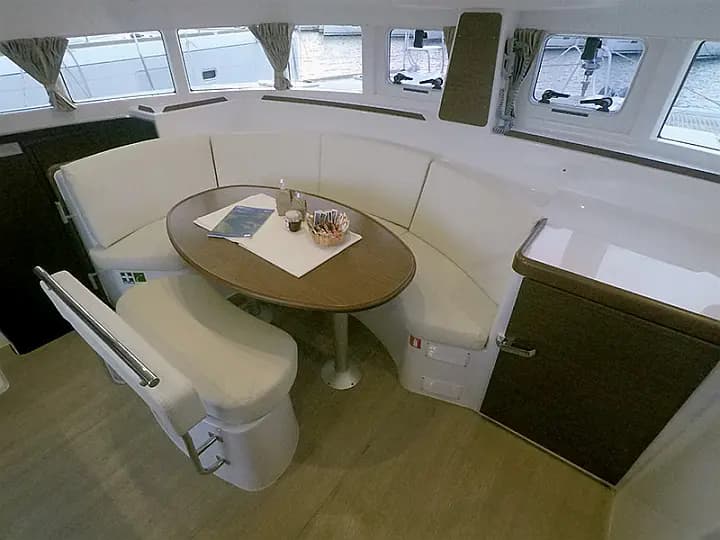 Lagoon 380 in Šibenik / D-Marin Marina Mandalina - Photo 5