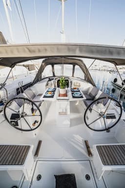 Oceanis 38.1 in Athens / Alimos Marina thumbnail 7