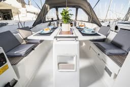 Oceanis 38.1 in Athens / Alimos Marina thumbnail 8