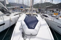 Dufour 430 in Marmaris Yacht Marina thumbnail 27