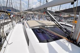Dufour 430 in Marmaris Yacht Marina thumbnail 28