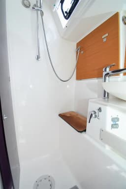 Dufour 430 in Marmaris Yacht Marina thumbnail 43