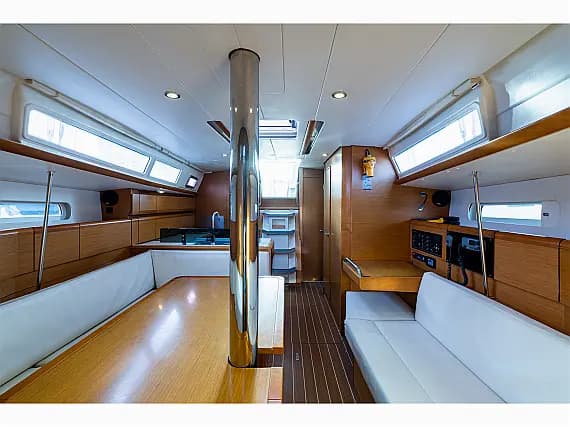 Sun Odyssey 379 in Lefkada / Port of Lefkas - Photo 3