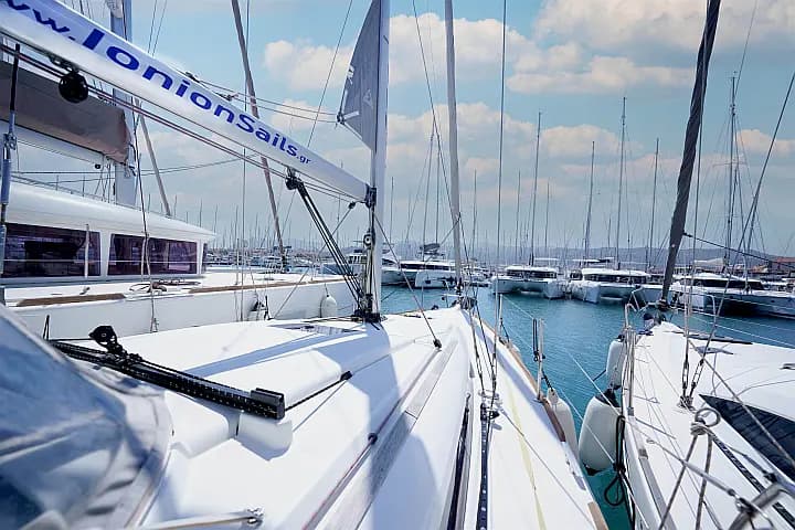 Sun Odyssey 379 in Lefkada / Port of Lefkas - Photo 5