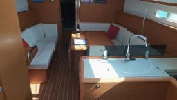 Sun Odyssey 379 in Arzon / Port du Crouesty thumbnail 5