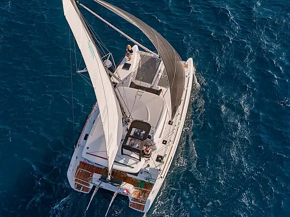 Lagoon 40 in Skopelos / Loutraki Harbour - Photo 1