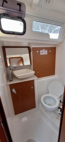 Dufour 360 Grand Large in Trogir / ACI Marina Trogir thumbnail 5