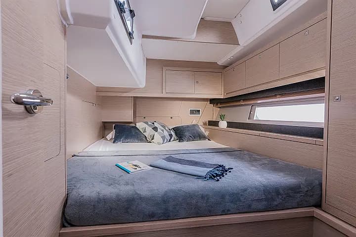 Dufour 470 in Athens / Alimos Marina - Photo 5