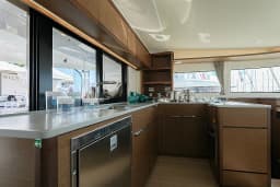 Lagoon 46 in Salerno thumbnail 16