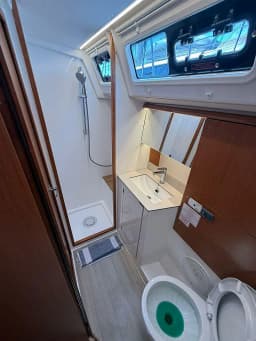 Bavaria C46 in Lavrion Main Port thumbnail 5