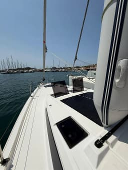 Bavaria C46 in Lavrion Main Port thumbnail 8