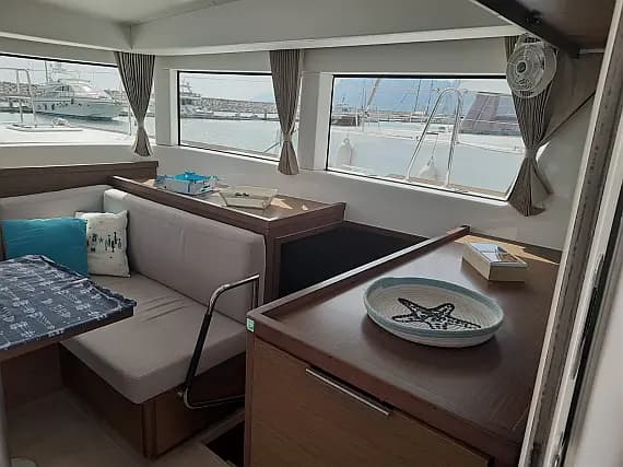 Lagoon 40 in Salerno / Marina d'Arechi - Photo 3