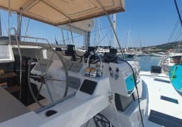 Aura 51 in Seget Donji / Marina Baotić thumbnail 15