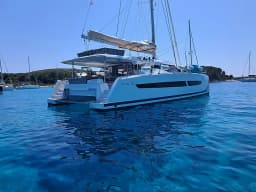 Aura 51 in Seget Donji / Marina Baotić thumbnail 5