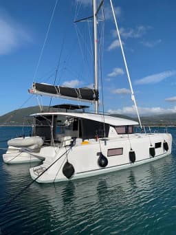 Lagoon 42 in Lefkada / D-Marin Marina Lefkas thumbnail 8