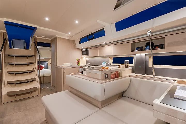 Oceanis 51.1 in Marina Agana - Photo 3