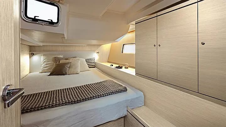 Oceanis 51.1 in Marina Agana - Photo 4