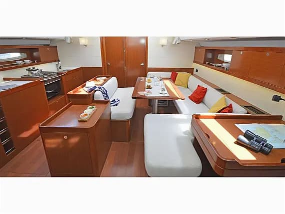 Oceanis 50 Family in Athens / Alimos Marina - Photo 3