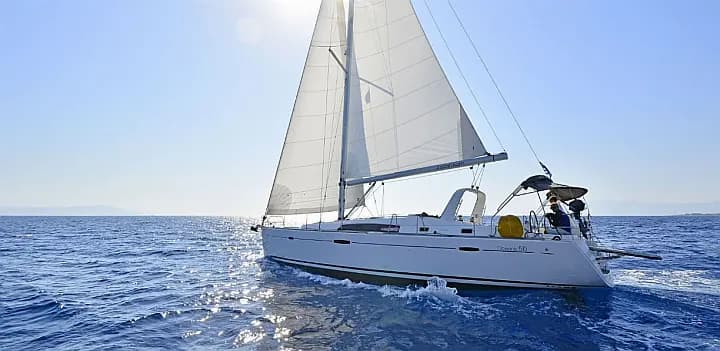 Oceanis 50 Family in Athens / Alimos Marina - Photo 4