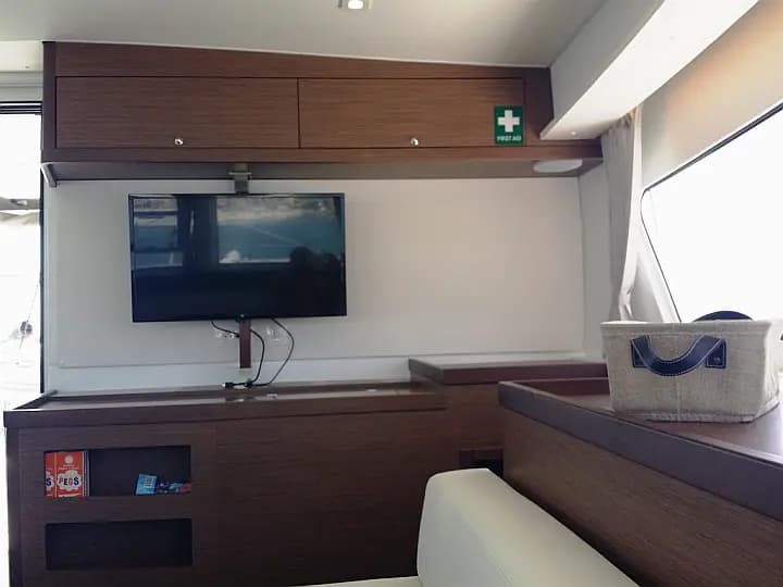Lagoon 42 in Nea Peramos - Attica / Nea Peramos - Photo 5