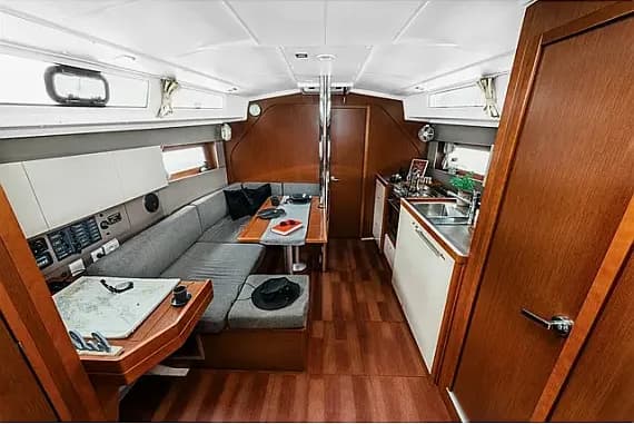 Oceanis 38 in Šibenik / D-Marin Marina Mandalina - Photo 3