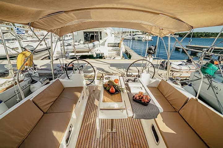 Oceanis 38 in Šibenik / D-Marin Marina Mandalina - Photo 4