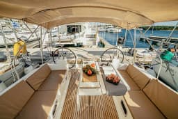 Oceanis 38 in Šibenik / D-Marin Marina Mandalina thumbnail 3