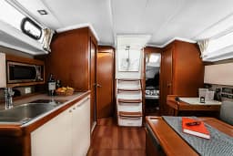 Oceanis 38 in Šibenik / D-Marin Marina Mandalina thumbnail 6
