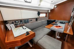 Oceanis 38 in Šibenik / D-Marin Marina Mandalina thumbnail 7