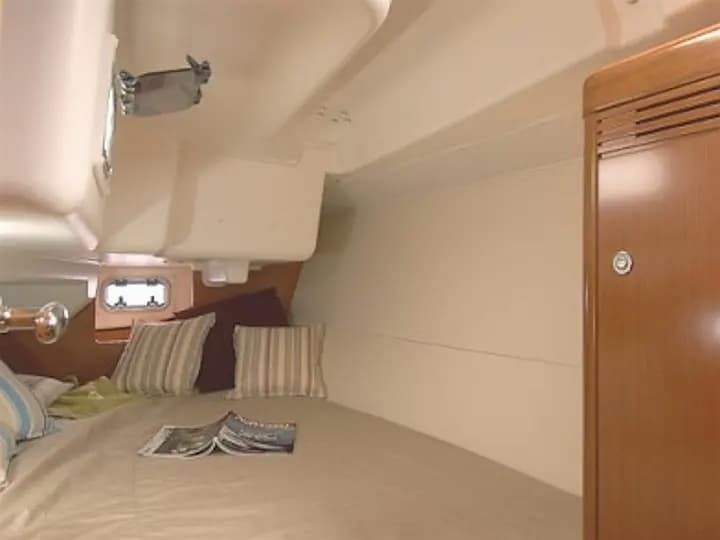 Oceanis 34 in Altefähr Harbor - Photo 5