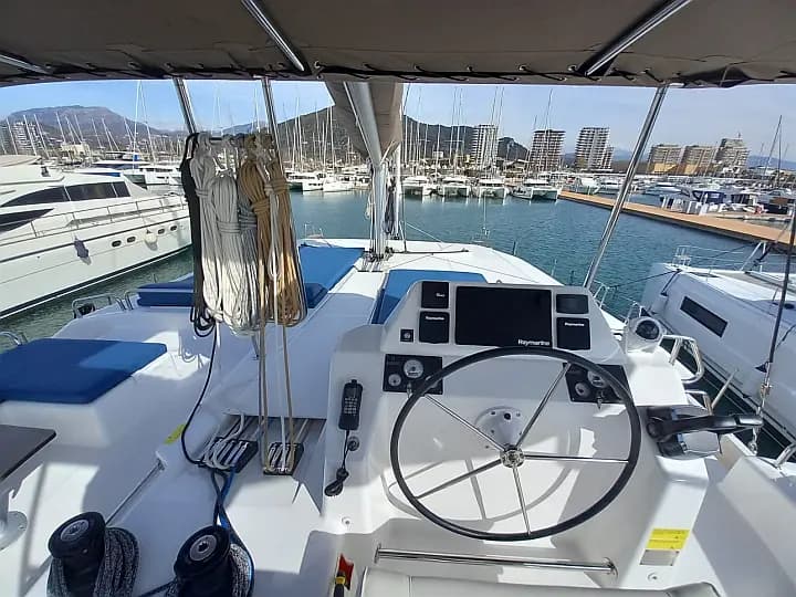 Dufour Catamaran 48 in Sardinia / Cannigione - Photo 3