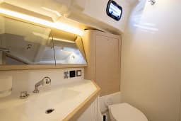 Oceanis 46.1 in Sicily / Capo d'Orlando Marina thumbnail 18