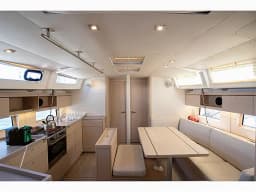 Oceanis 46.1 in Sicily / Capo d'Orlando Marina thumbnail 2