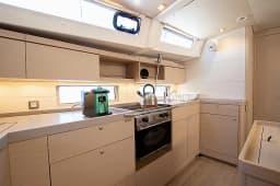 Oceanis 46.1 in Sicily / Capo d'Orlando Marina thumbnail 29