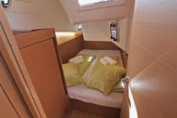 Sun Odyssey 410 in Lavrion Main Port thumbnail 14