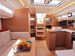 Sun Odyssey 410 in Lavrion Main Port thumbnail 2